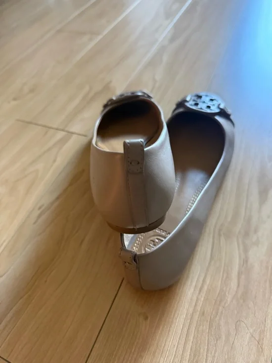 Tory Burch Light Gray Logo Ballet Flats - Picture 4 of 4